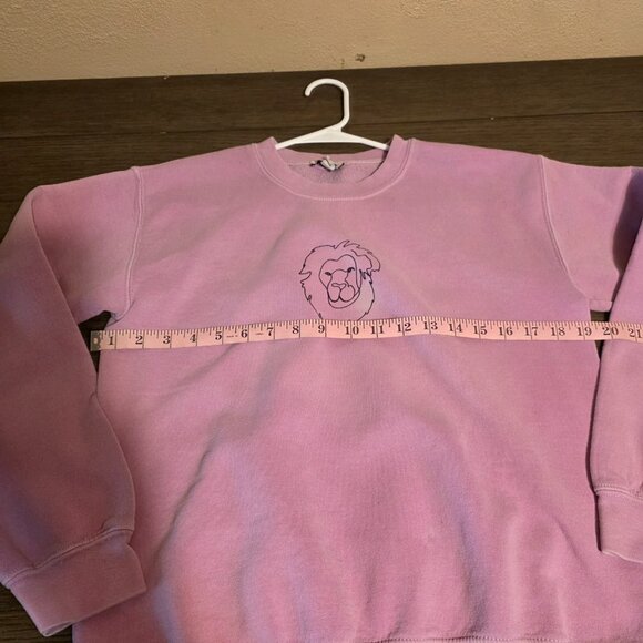Topshop Graphic Sweatshirt with lion Purple Small- some discoloration - Picture 4 of 13